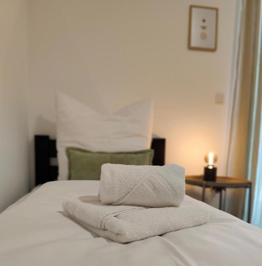 Hygge Home - Mit Garten Und Stellplatz Fuer Feriengaeste-, Monteure / Netflix / 10 Min. Zur Sinsheim Therme Und Zur Autobahn Exteriör bild