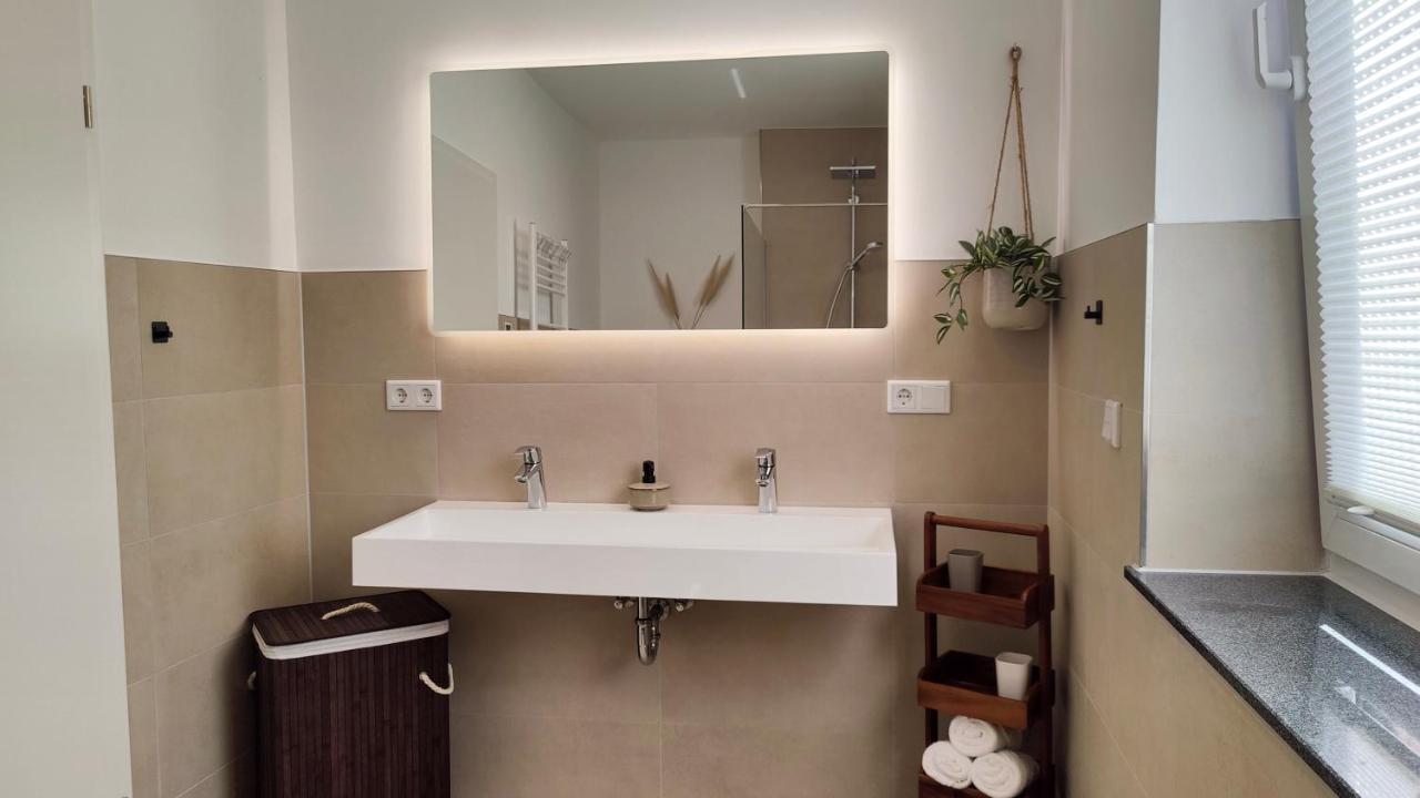 Hygge Home - Mit Garten Und Stellplatz Fuer Feriengaeste-, Monteure / Netflix / 10 Min. Zur Sinsheim Therme Und Zur Autobahn Exteriör bild