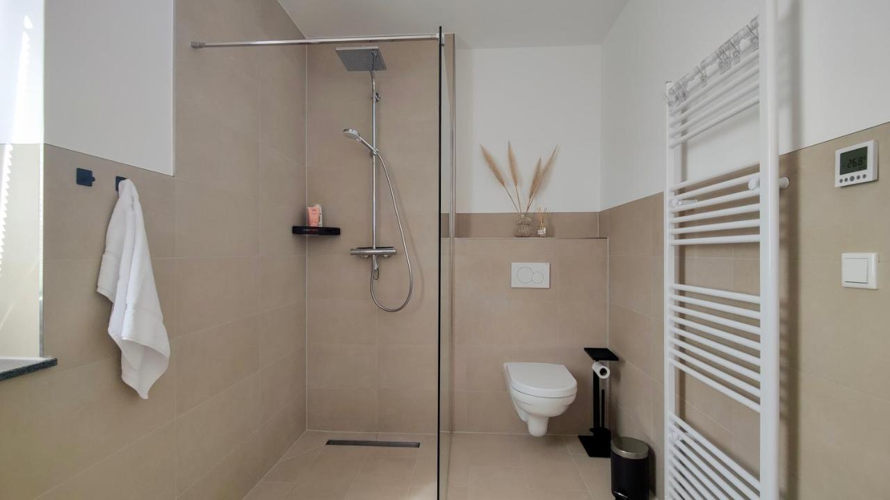 Hygge Home - Mit Garten Und Stellplatz Fuer Feriengaeste-, Monteure / Netflix / 10 Min. Zur Sinsheim Therme Und Zur Autobahn Exteriör bild